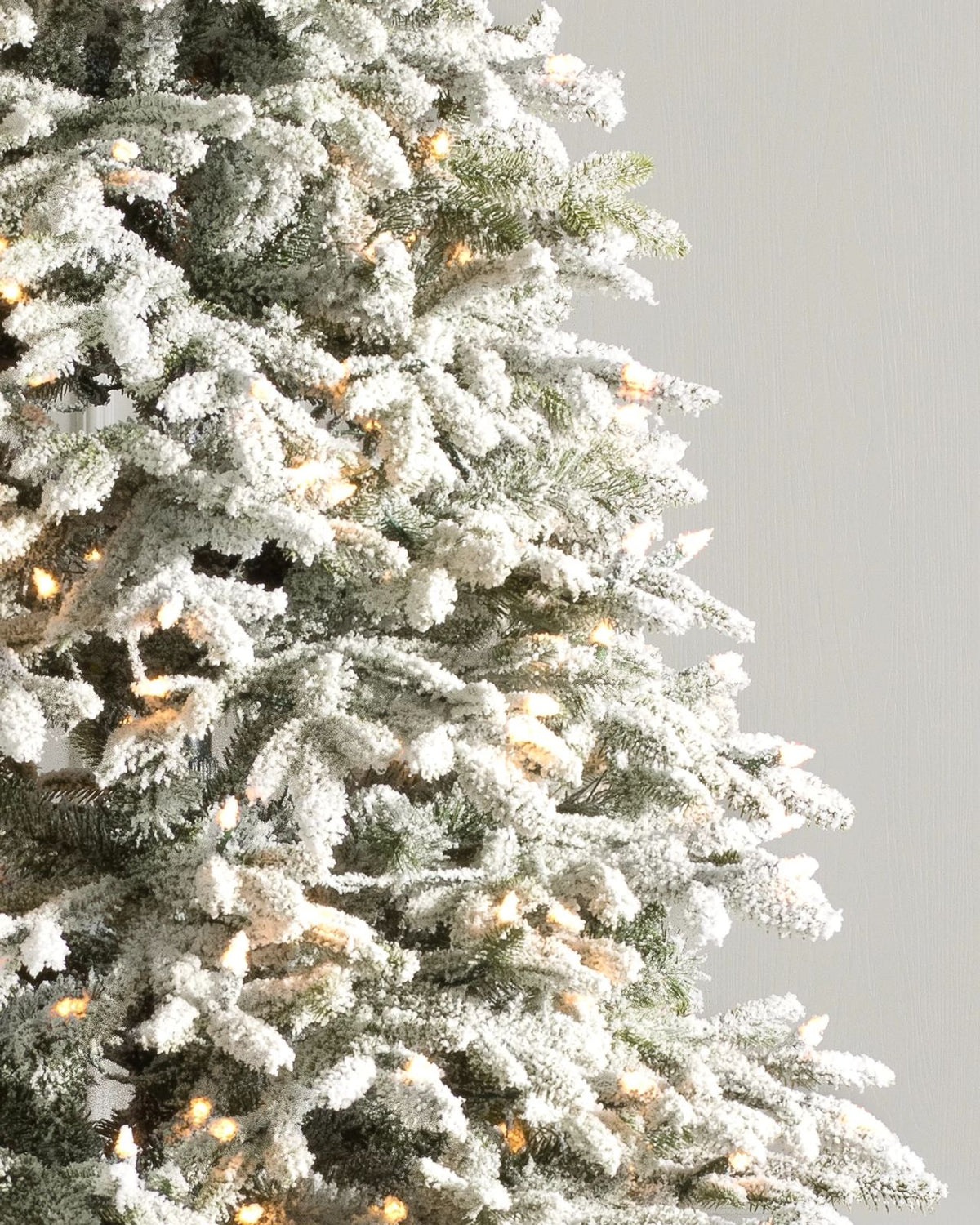 Árvore de Natal Pinheiro Nevado Real