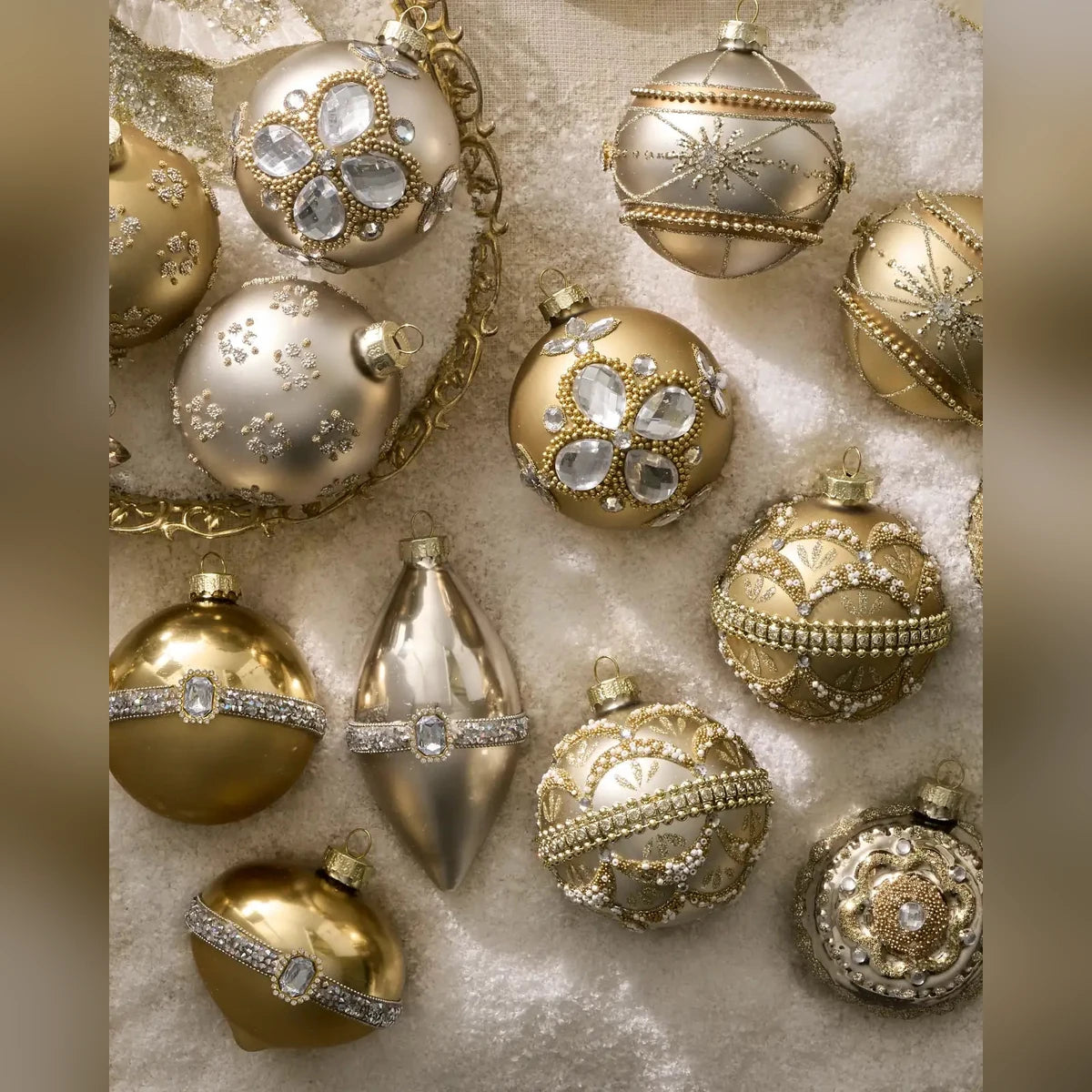 Kit 30 Enfeites para Árvore de Natal Dourado e Champagne com Pedrarias Decorativas